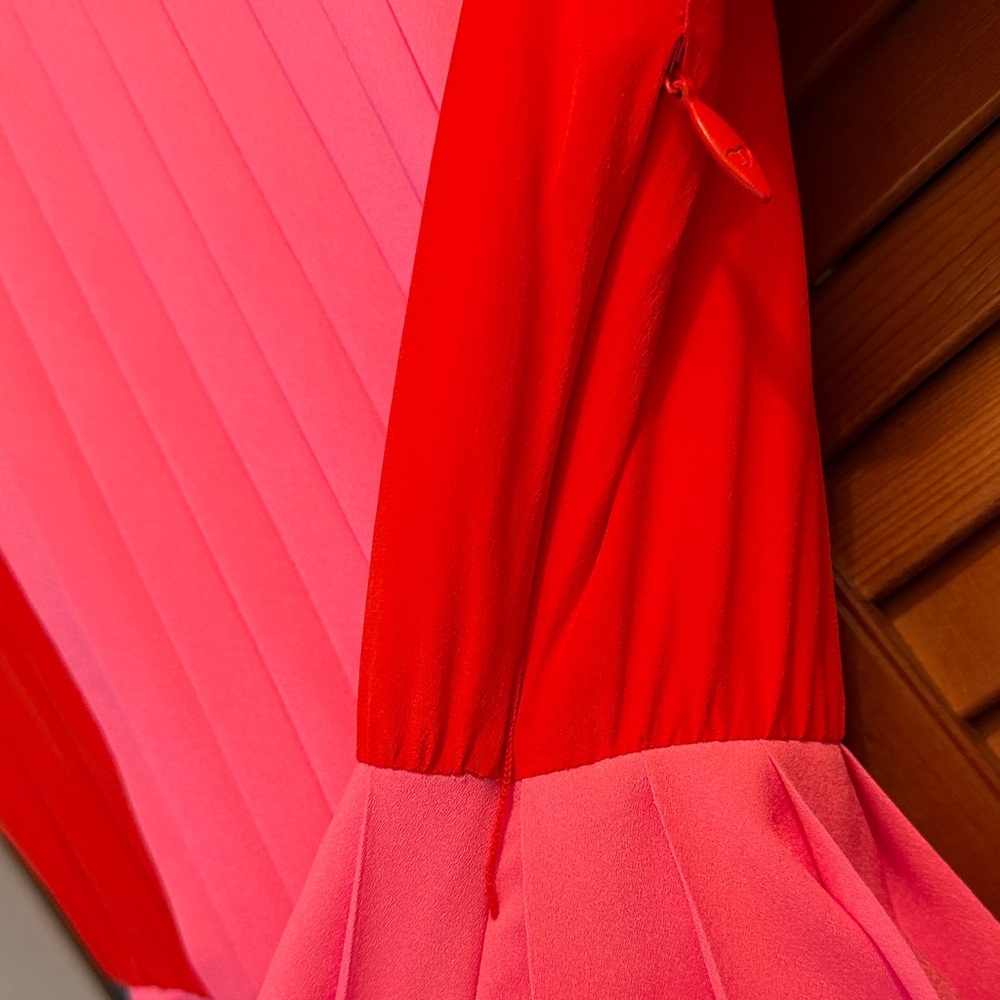 Juicy Couture Pink and Red Pleated Short-Sleeve Silk Blend Dress 2 - Picture 4 of 6